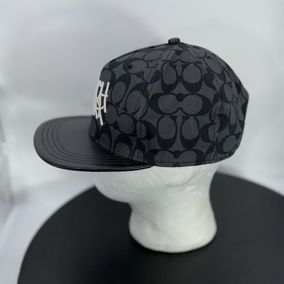 Coach New York Signature Hat - Picture 2 of 4